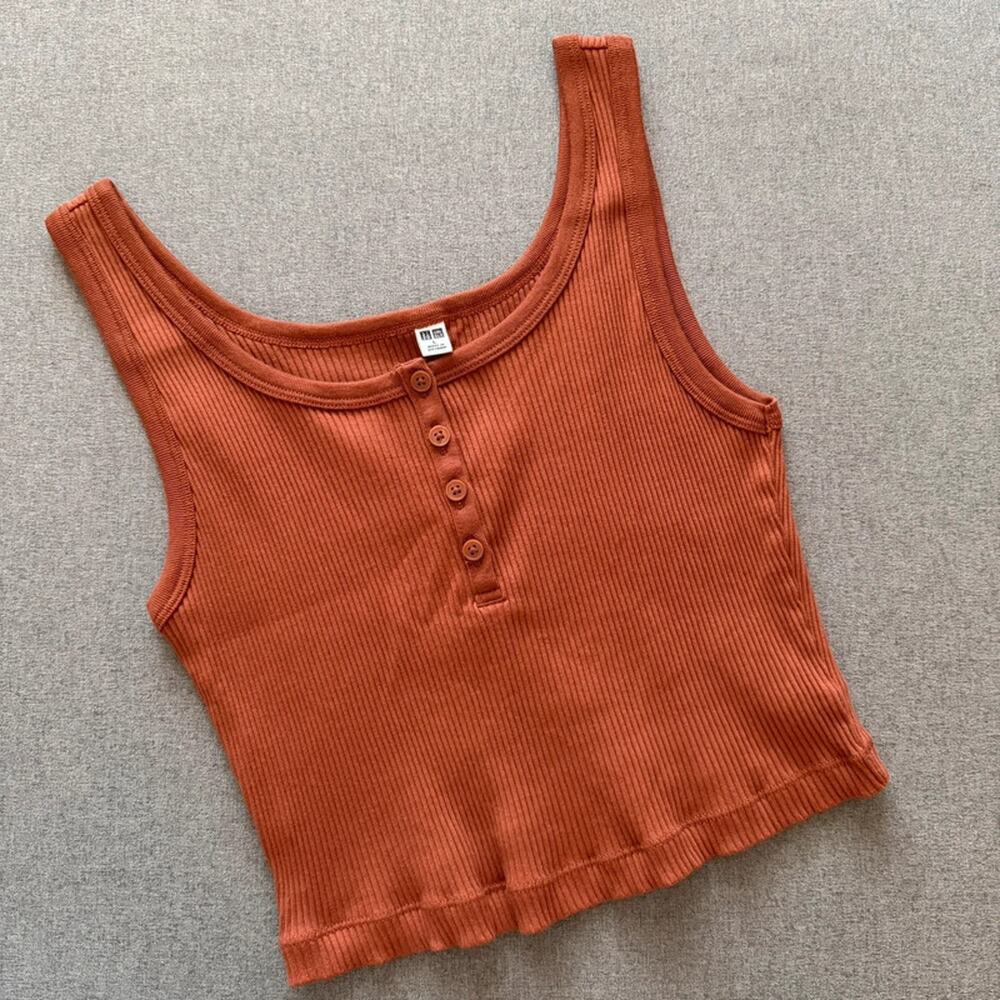 Uniqlo Ribbed Crop Top